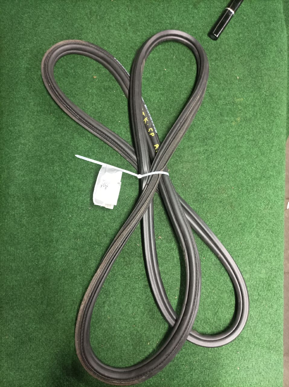 Opel Astra K 5-door left rear door seal