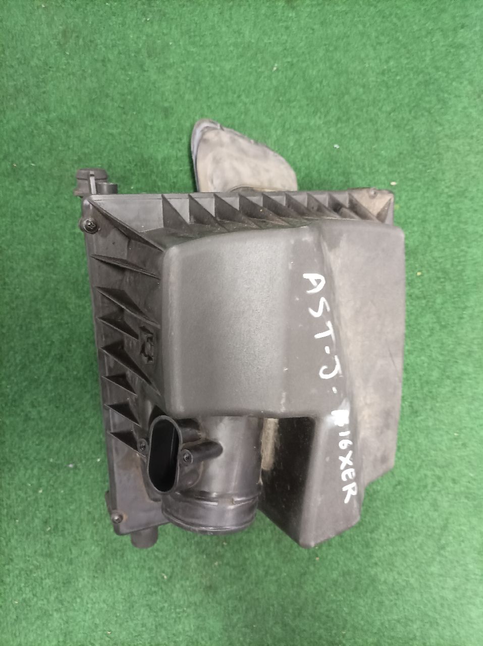 Air filter box Opel Astra J A16XER