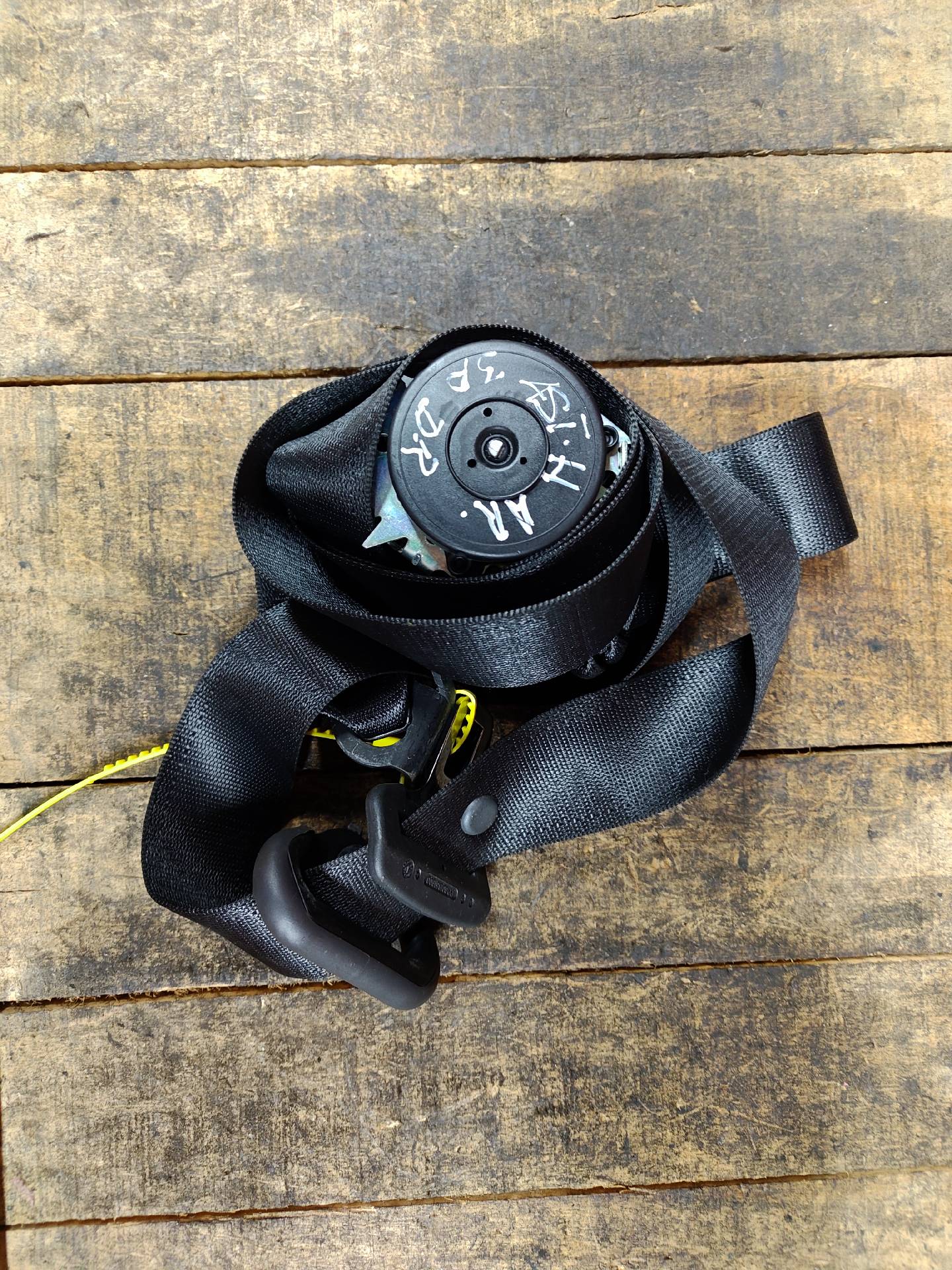 Right rear seat belt