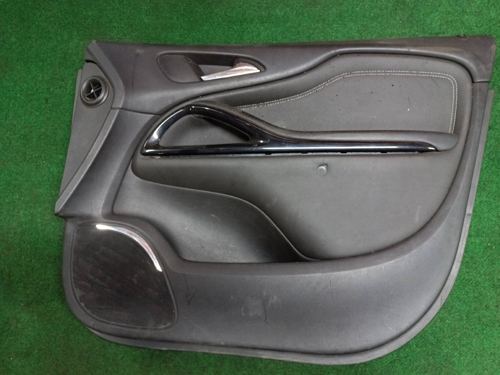 Right front door panel for Zafira c