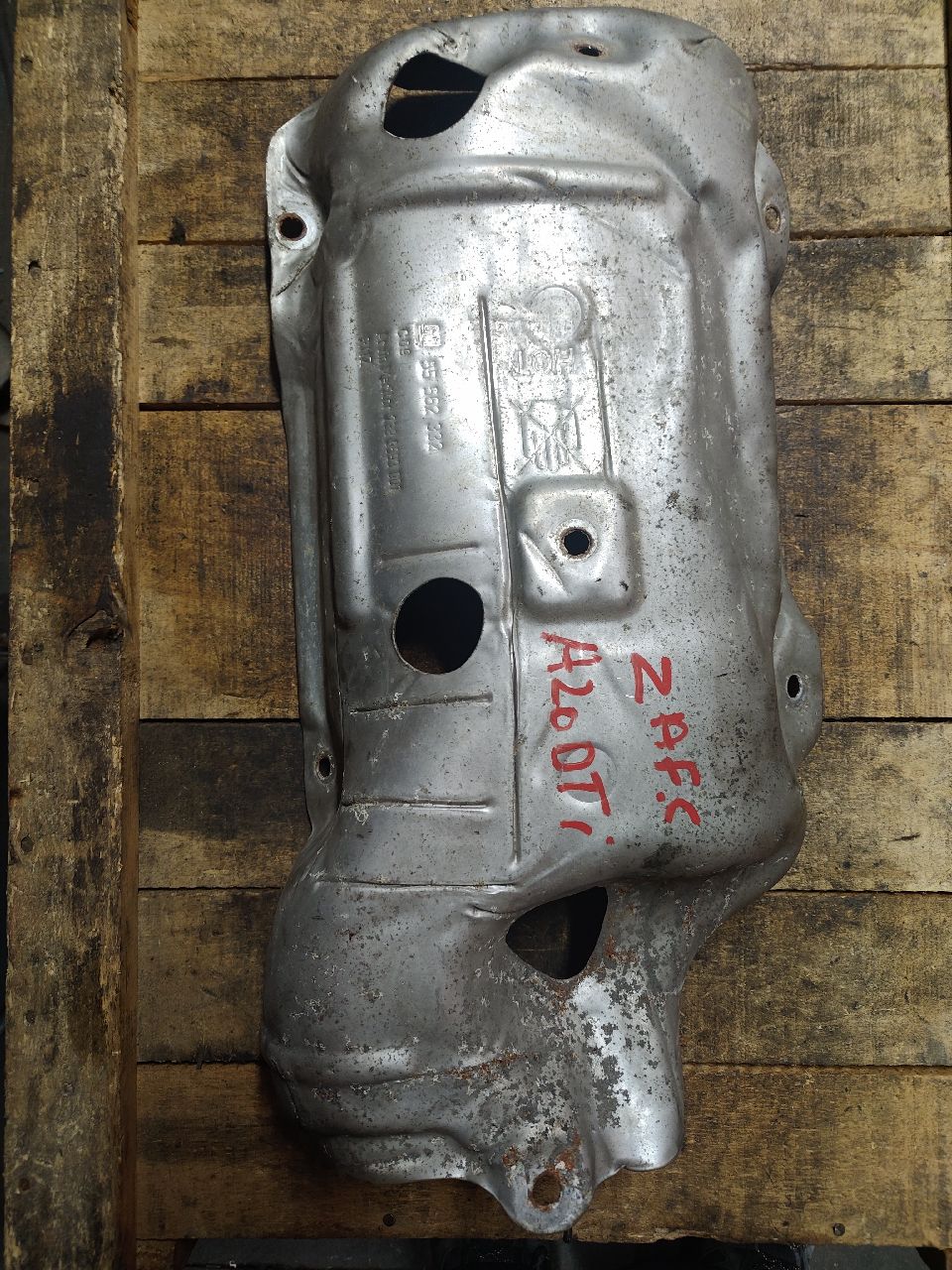 Exhaust heat shield