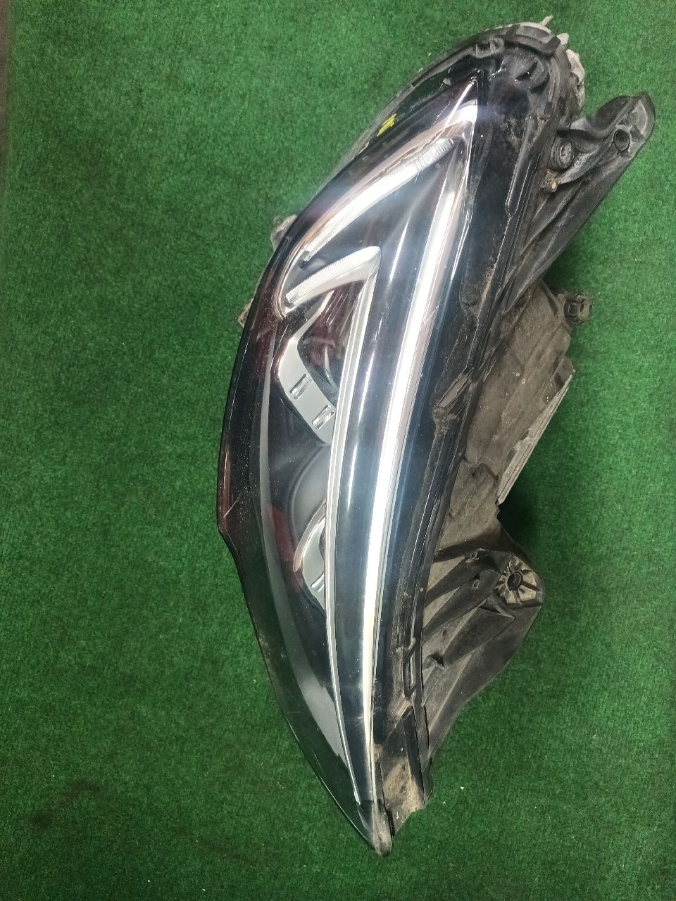 Right LED headlight for Insignia B