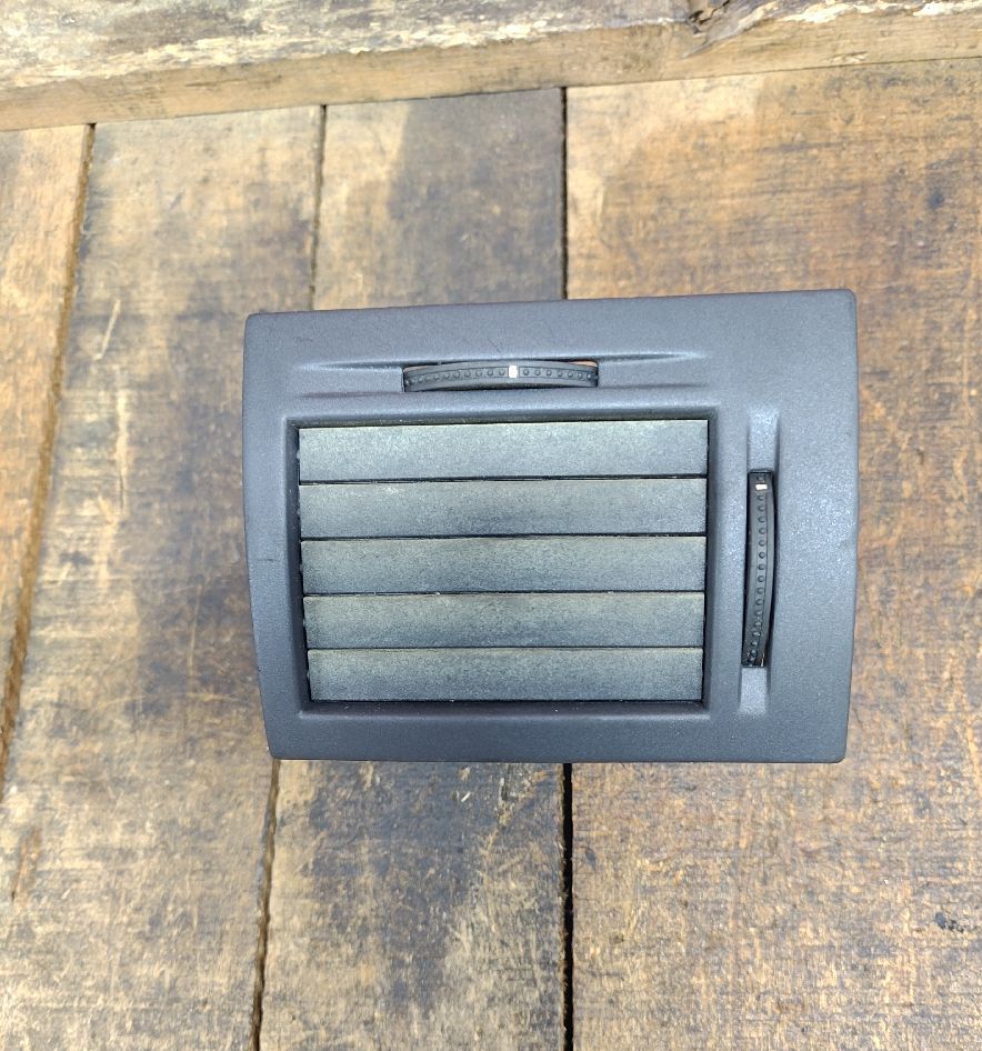 Front left air vent
