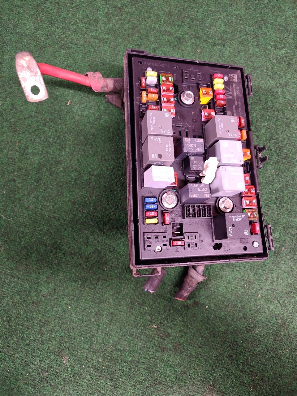 Engine fuse box