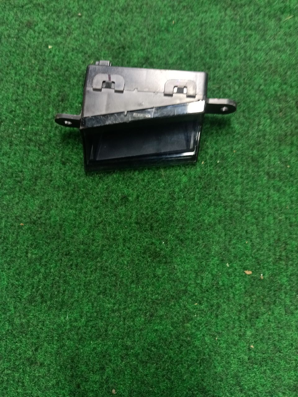 Upper display screen