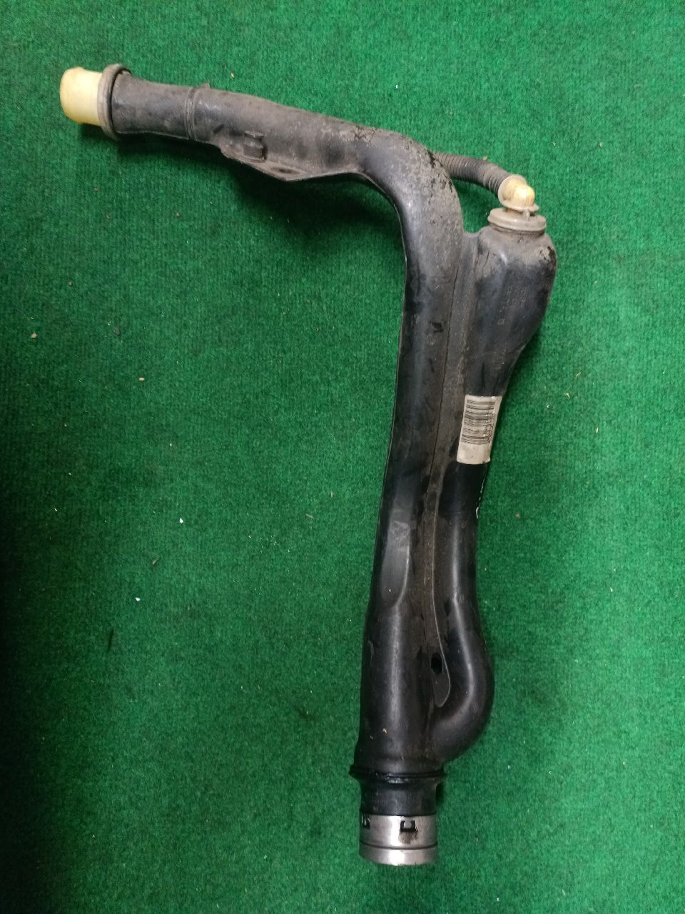 Tuyau de remplissage de réservoir de carburant