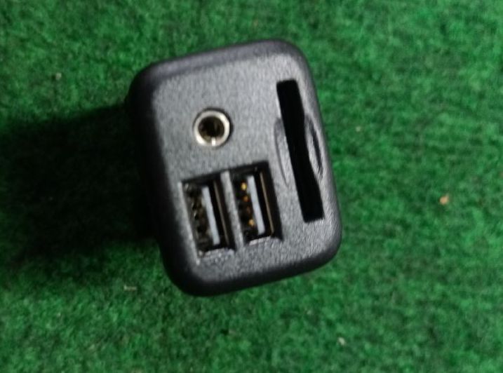 Bouton USB et carte