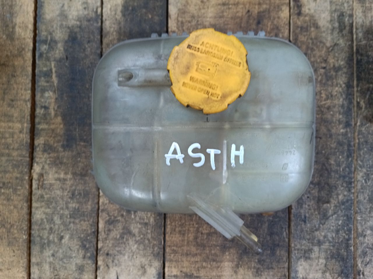 Coolant expansion tank