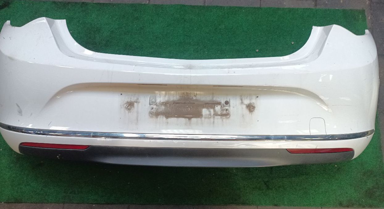 Pare choc arrière Opel Astra J 5 portes phase 2