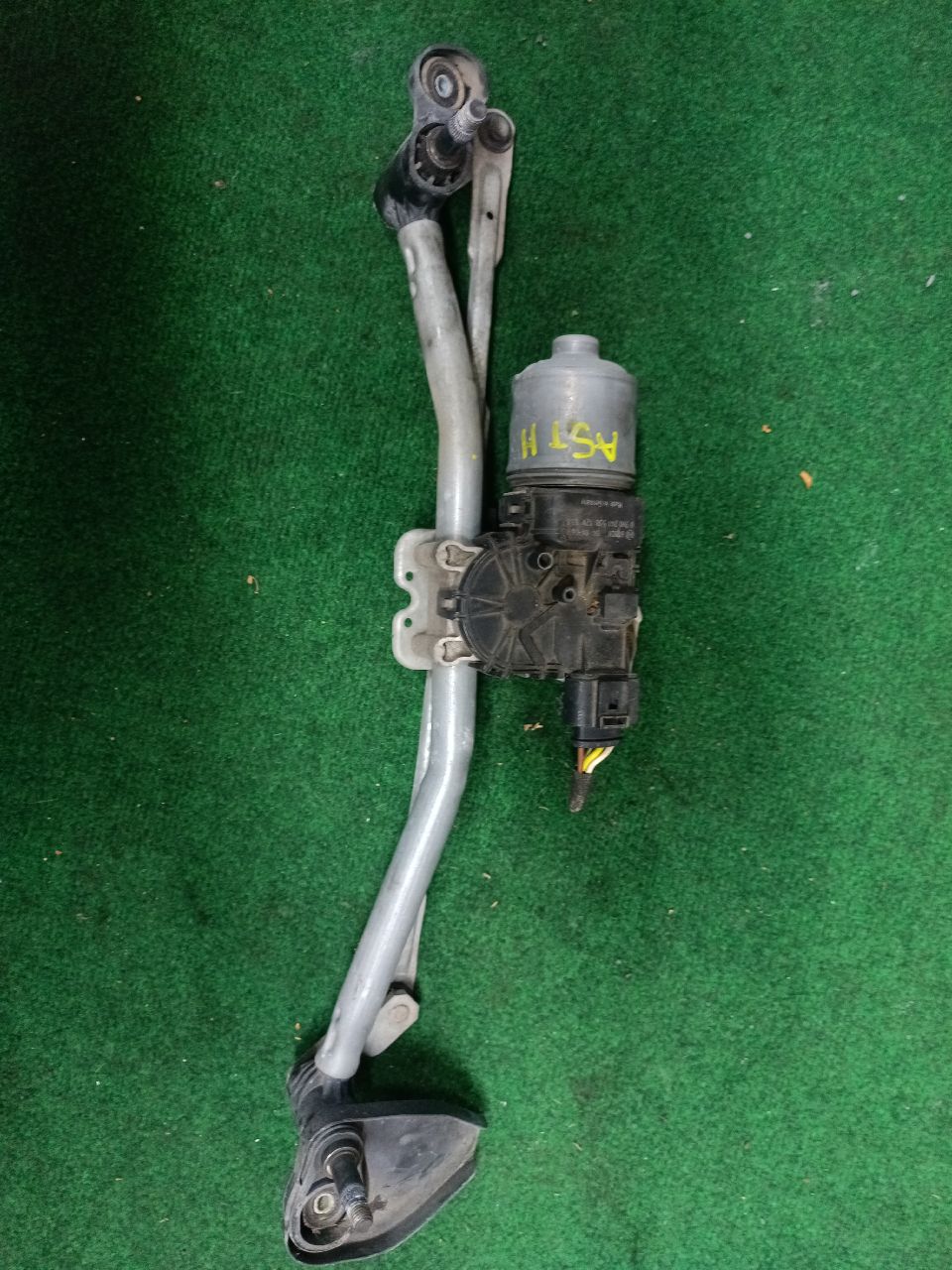 Windshield wiper linkage