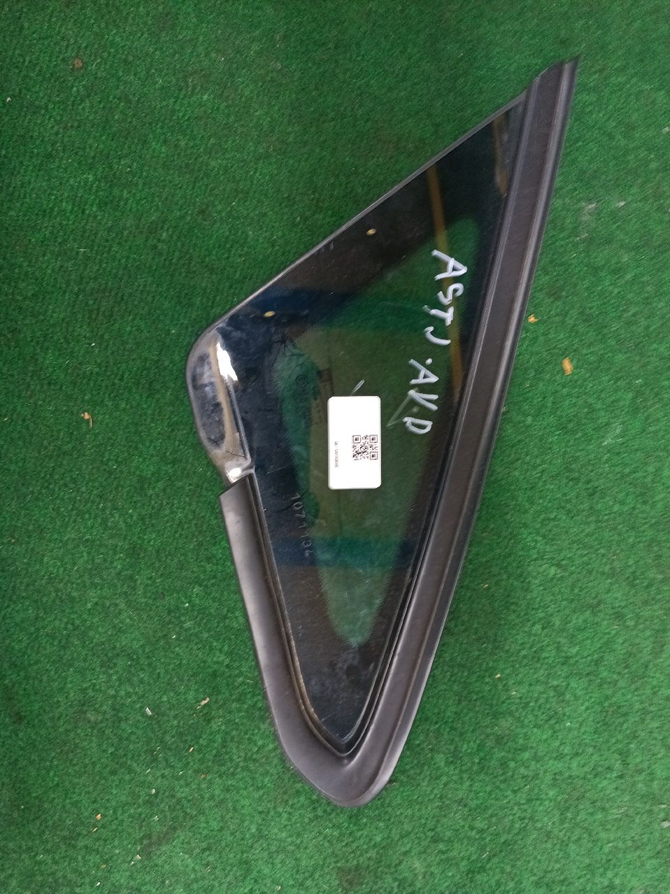 Astra J front right window glass