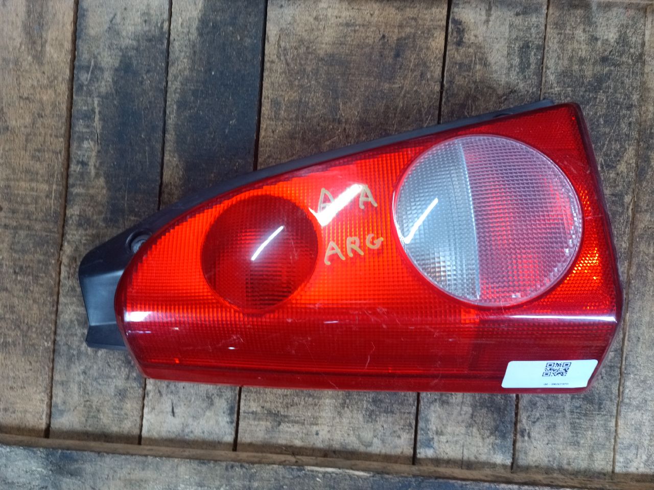 Agila rear left tail light
