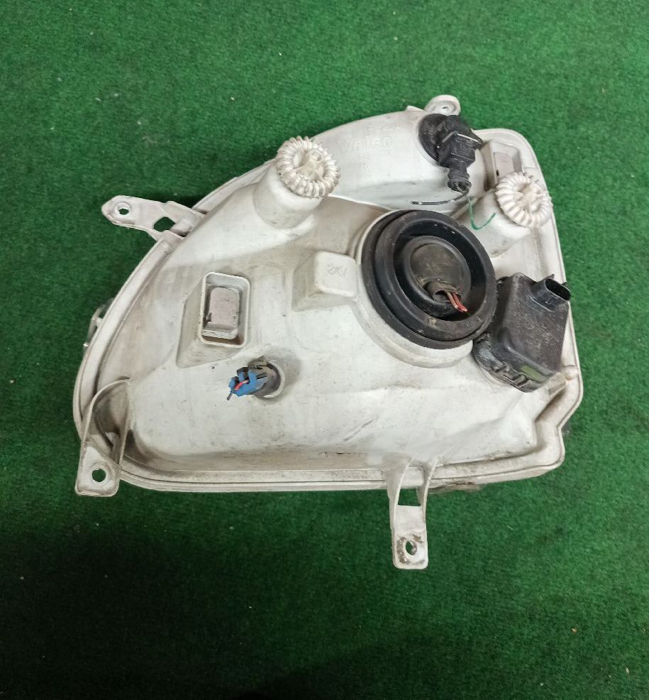 Right front headlight
