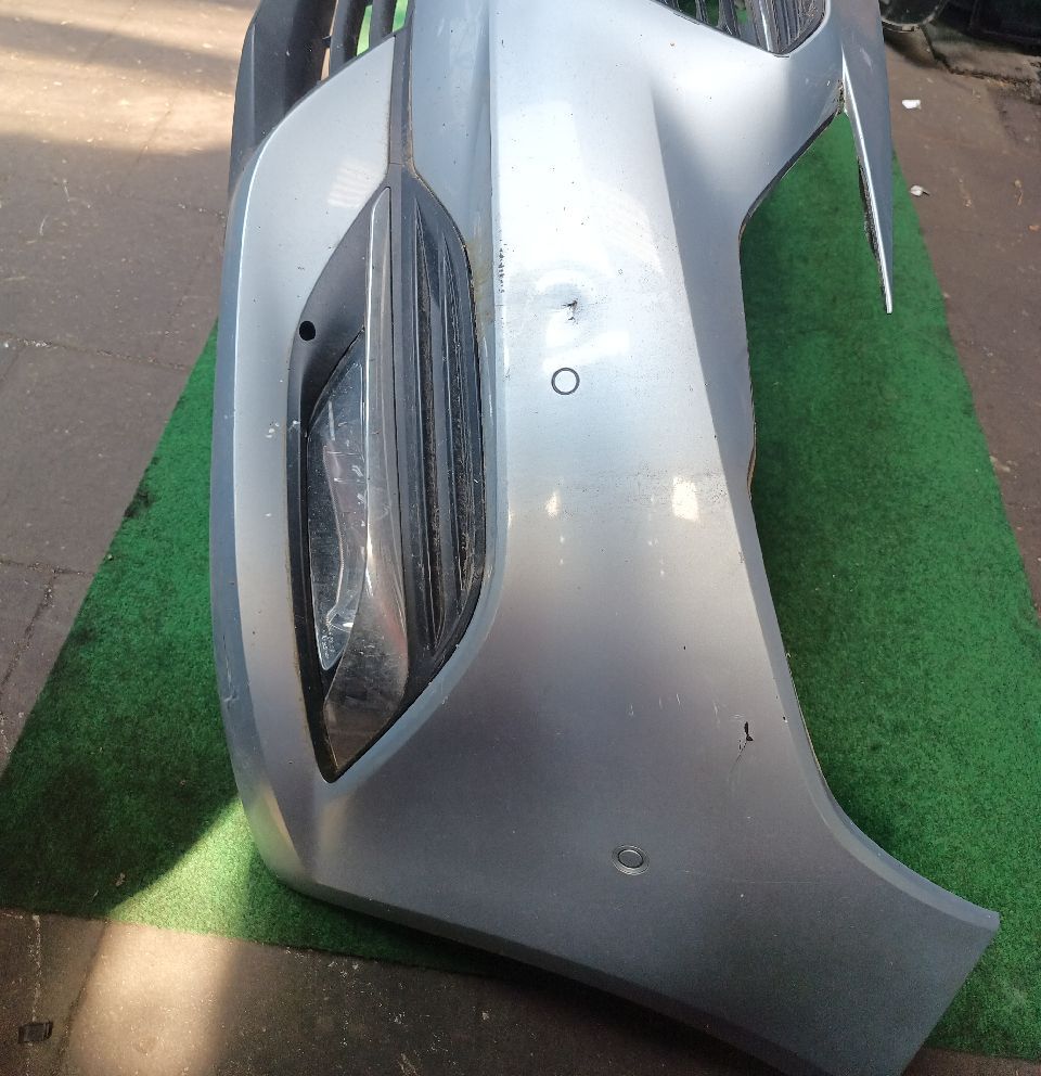 Insignia B front
