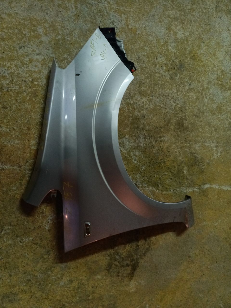 Front right fender for Zafira b