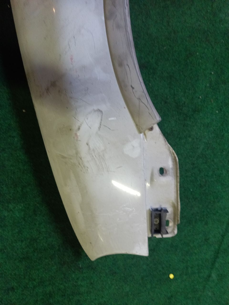 Corsa B left wing