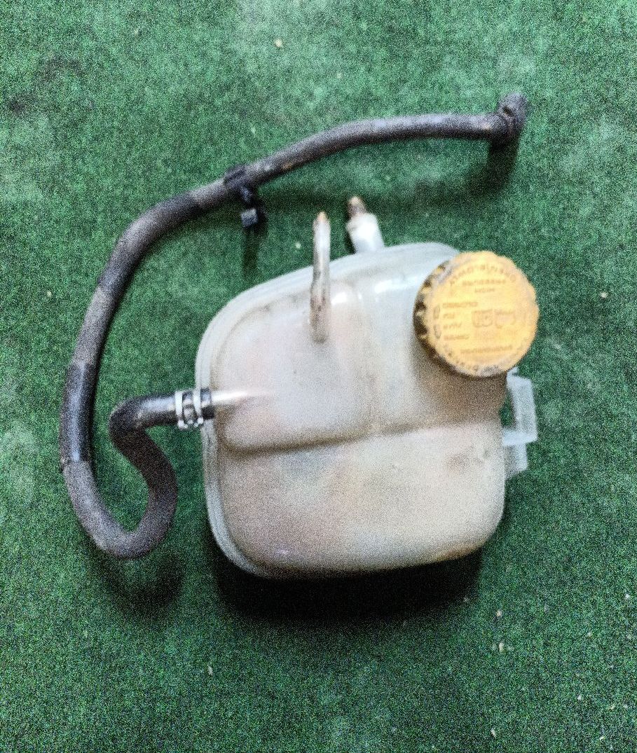 Coolant expansion tank for Agila A