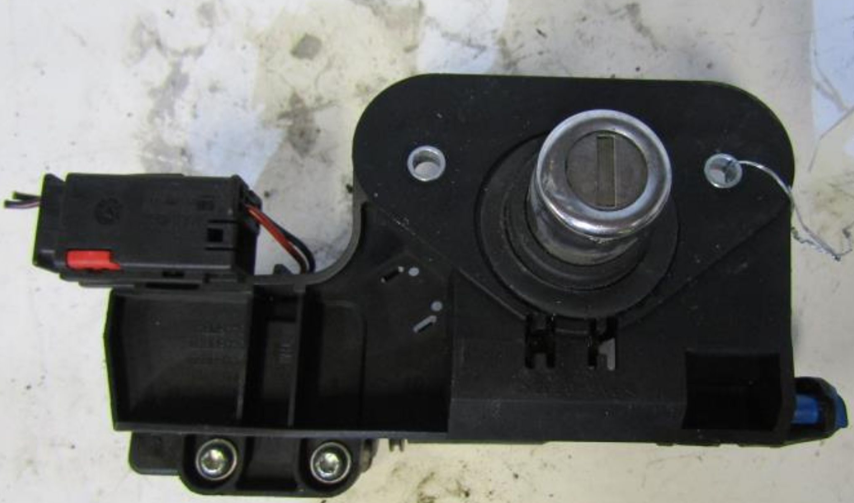 module d'ouverture de coffre Opel Corsa C