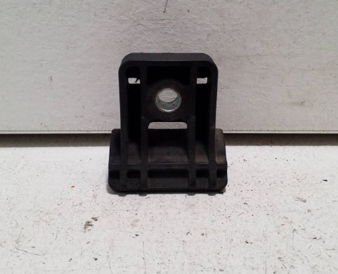 fixation de radiateur Zafira C