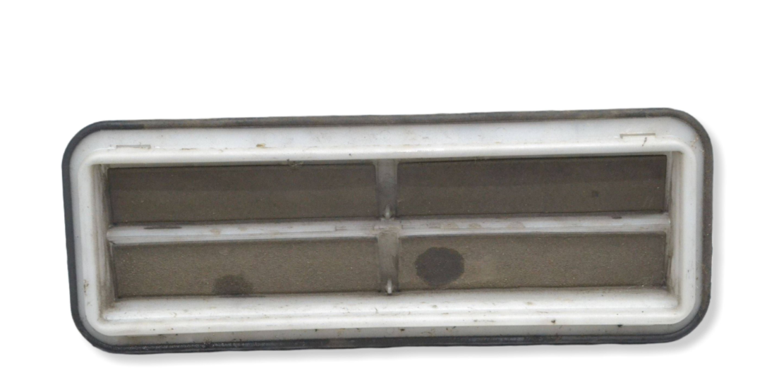 Dashboard ventilation grille