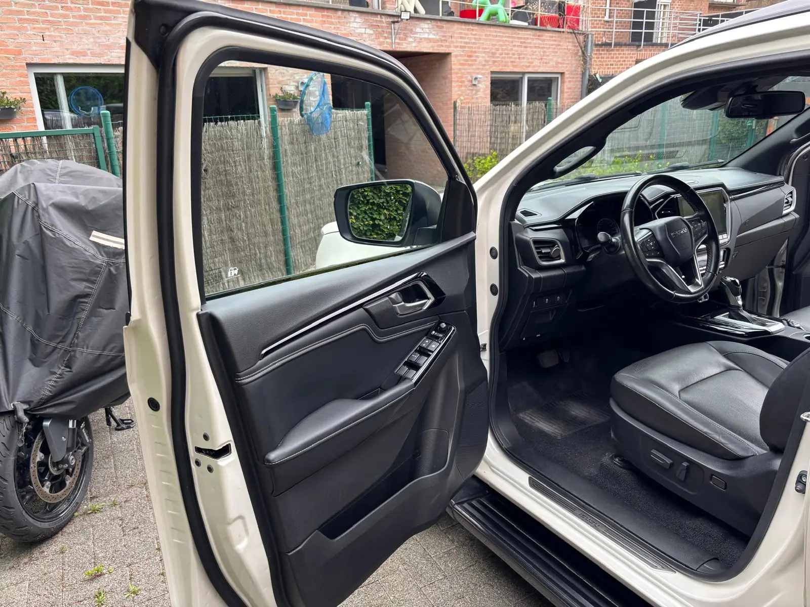 izuzu d-max